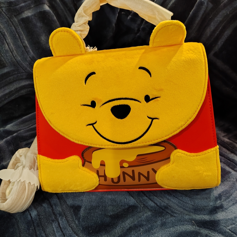 Loungefly (HARD TAG)Winnie The POOH Bag.  NEW with Tags!